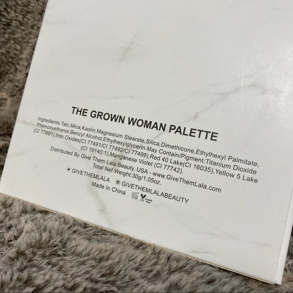 Give Them LaLa Eyeshadow Palette - Picture 3 of 3